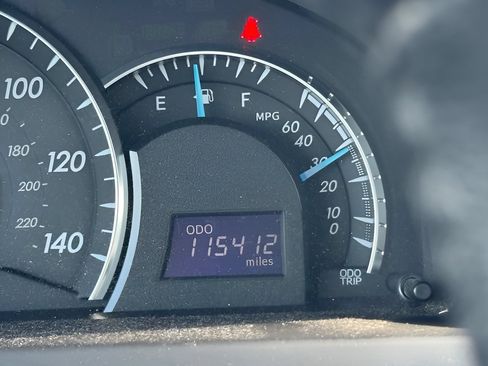 Used 2012 Toyota Camry XLE w/ Leather Pkg FWD image 19