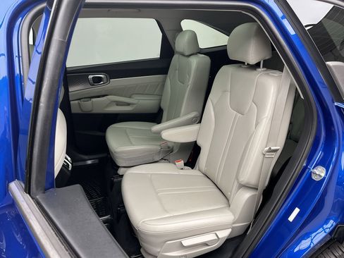 Used 2022 Kia Sorento SX image 12