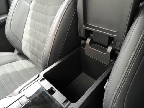 Used 2025 Mitsubishi Outlander SE FWD image 50