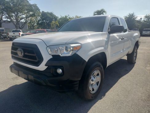 Used 2020 Toyota Tacoma SR RWD image 3