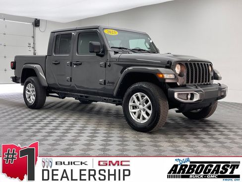 Used 2023 Jeep Gladiator Sport AWD/4WD image 1