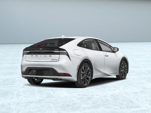 New 2026 Toyota Prius Plug-In Hybrid FWD image 2