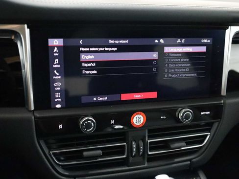 Certified 2026 Porsche Macan AWD/4WD image 32