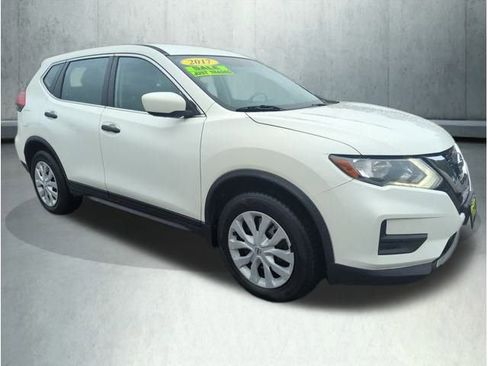 Used 2017 Nissan Rogue S image 9
