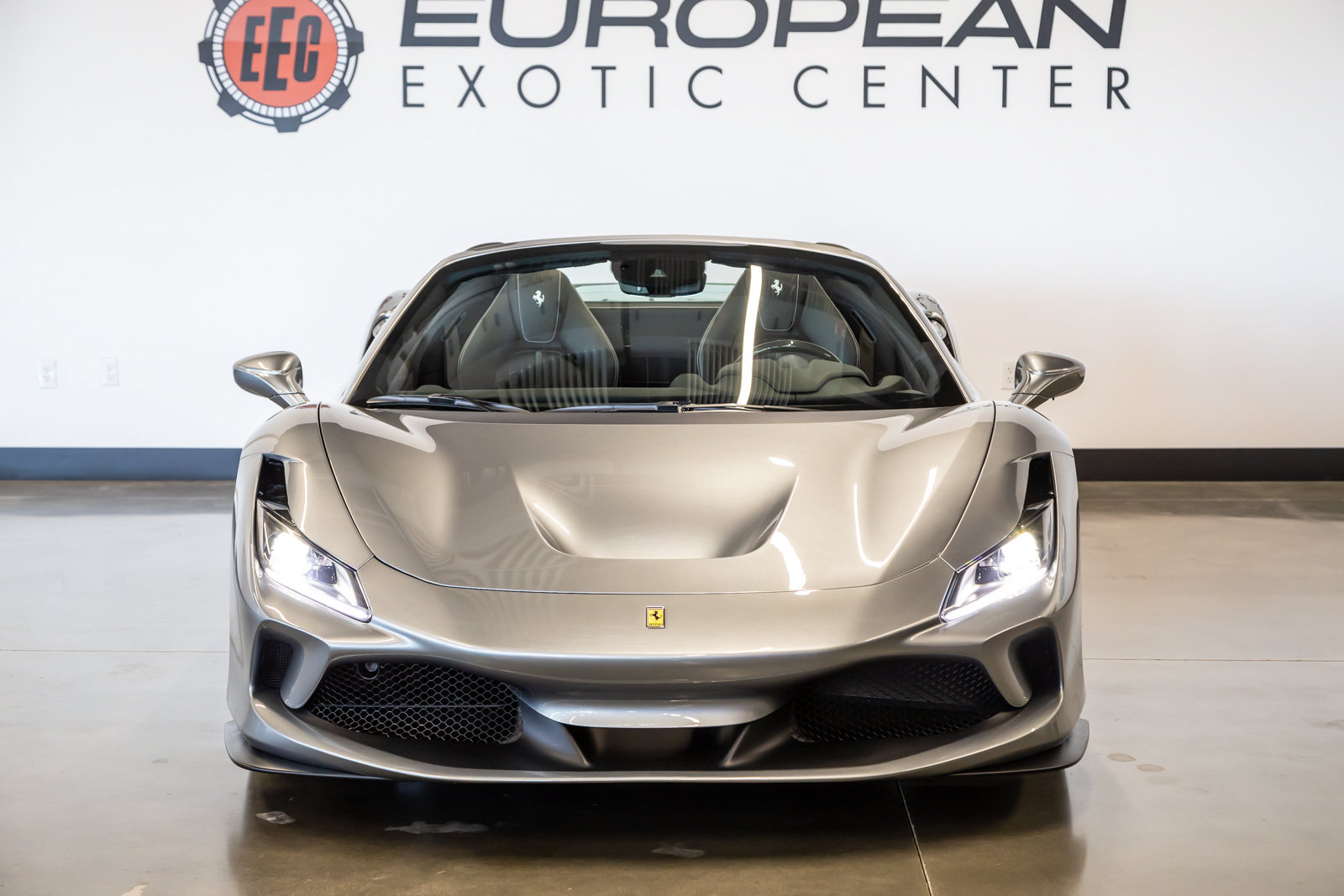 Used 2021 Ferrari F8 Tributo RWD image 3