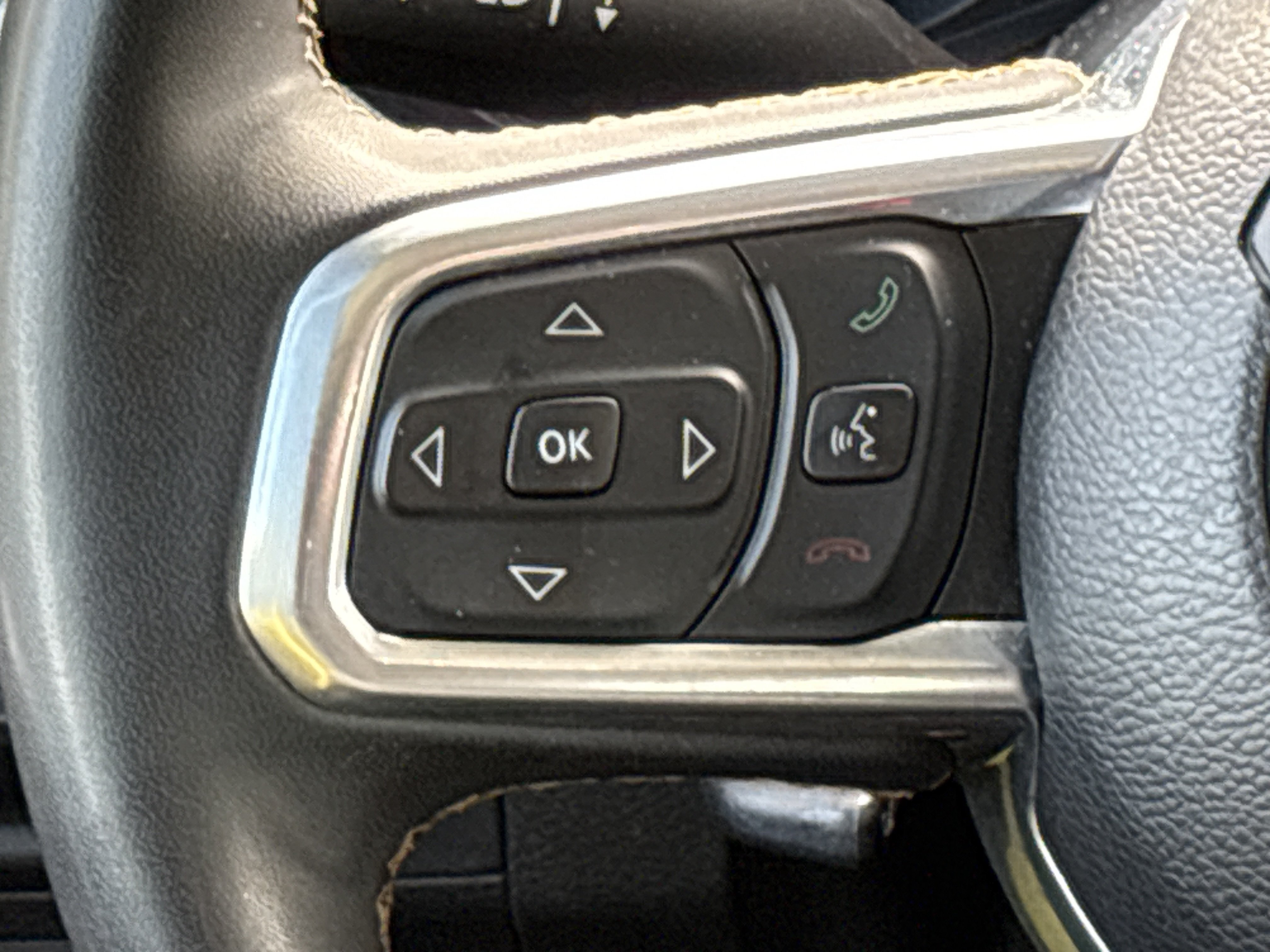 Used 2024 Jeep Wrangler Unlimited Sahara AWD/4WD image 22
