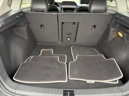 Used 2023 Volkswagen Taos SE w/ Panoramic Sunroof Package AWD/4WD image 31