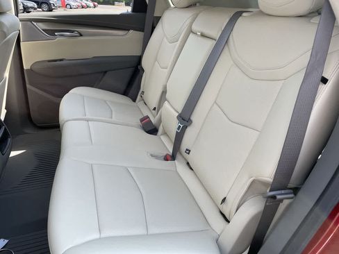 Certified 2024 Cadillac XT5 Premium Luxury w/ Technology Package AWD/4WD image 19