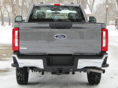 New 2025 Ford F350 XL w/ FX4 Off-Road Package image 3
