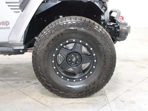 Used 2018 Jeep Wrangler Unlimited Rubicon w/ Steel Bumper Group AWD/4WD image 15