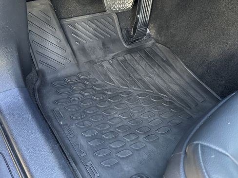 Used 2021 Toyota Camry SE image 19