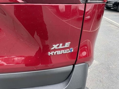 Used 2023 Toyota RAV4 XLE Premium image 26
