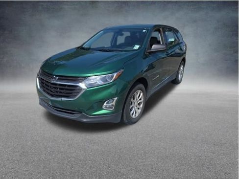 Used 2018 Chevrolet Equinox LS FWD image 2