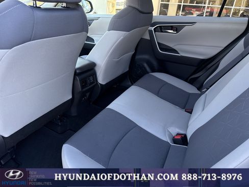 Used 2019 Toyota RAV4 XLE image 12