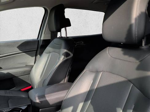 Used 2025 Kia Sportage EX FWD image 11