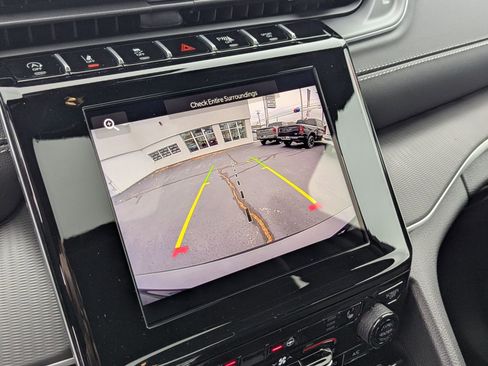 New 2025 Jeep Grand Cherokee L Altitude image 15