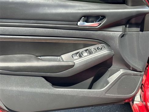 Certified 2022 Nissan Altima 2.5 SR image 18