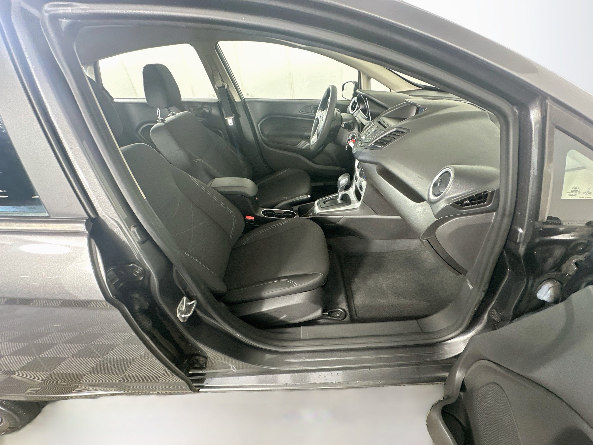 Used 2017 Ford Fiesta SE FWD image 27