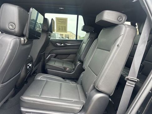 Used 2023 GMC Yukon Denali w/ Denali Reserve Package image 18