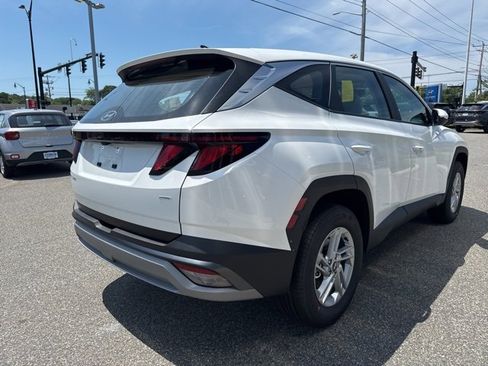 New 2025 Hyundai Tucson SE image 8
