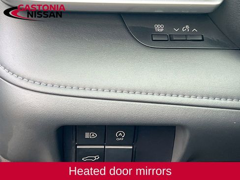 Used 2024 Toyota Highlander LE image 13