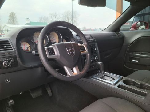 Used 2013 Dodge Challenger R/T image 8