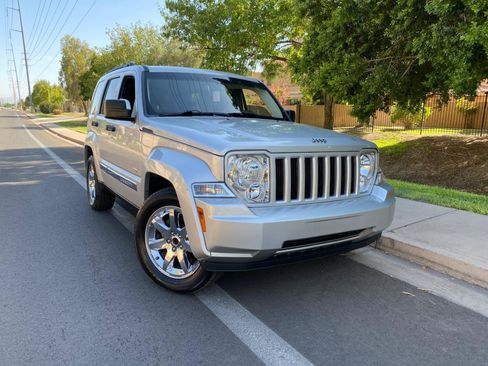 Used 2012 Jeep Liberty Sport RWD image 2