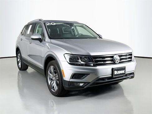 Used 2020 Volkswagen Tiguan SEL image 1