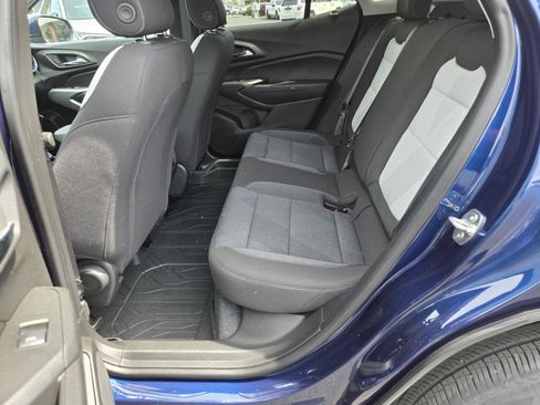 Used 2024 Chevrolet Trax LS w/ LS Convenience Package FWD image 13