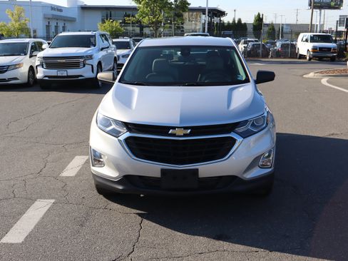 Used 2020 Chevrolet Equinox LS FWD image 3