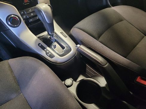 Used 2015 Chevrolet Cruze LT image 26