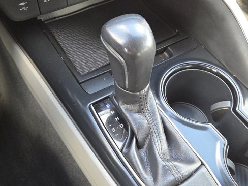 Used 2018 Toyota Camry SE FWD image 30