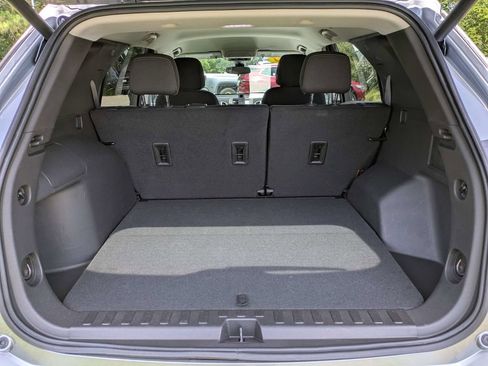Used 2024 Chevrolet Equinox LT FWD image 13