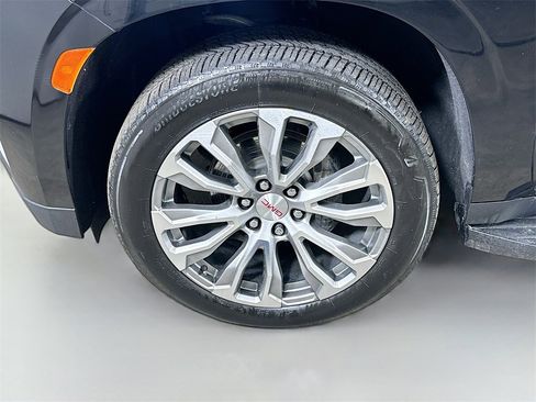 Used 2021 GMC Yukon XL Denali image 8