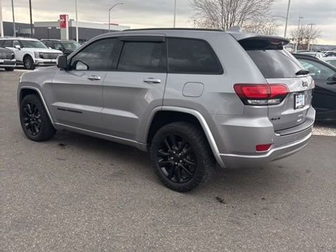 Used 2019 Jeep Grand Cherokee Altitude image 6