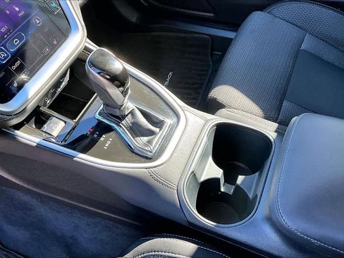 Used 2022 Subaru Outback Premium image 17