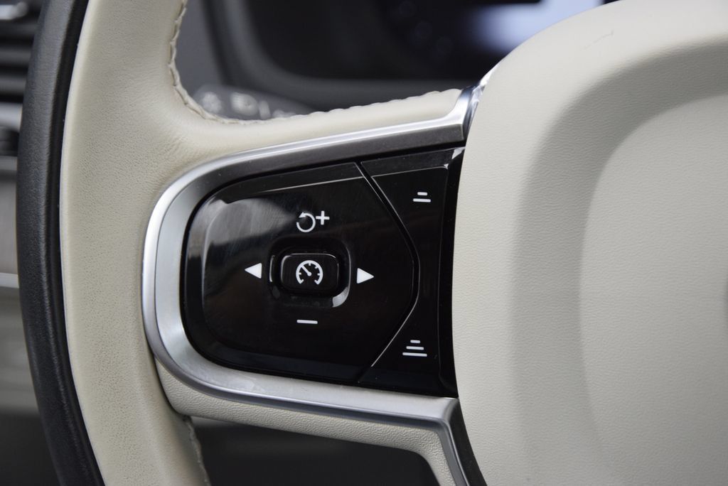 Used 2023 Volvo XC90 B5 Plus w/ Protection Package Premier AWD/4WD image 24