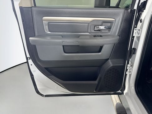 Used 2016 RAM 2500 SLT image 25