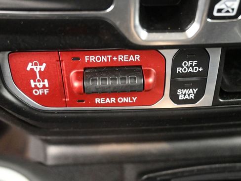 Used 2023 Jeep Gladiator Rubicon w/ LED Lighting Group image 9