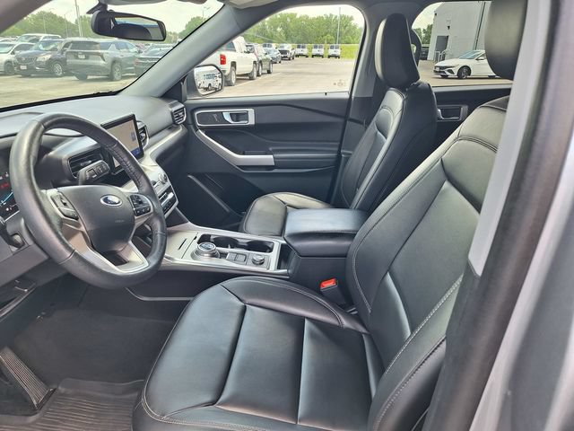 Used 2024 Ford Explorer XLT w/ Equipment Group 202A AWD/4WD image 42