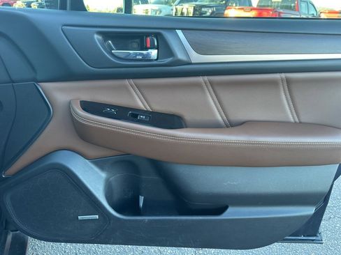 Used 2018 Subaru Outback 3.6R Touring w/ Popular Package #3 image 33