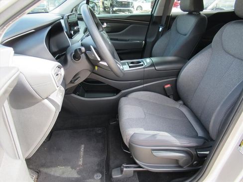 Used 2023 Hyundai Santa Fe SE FWD image 17