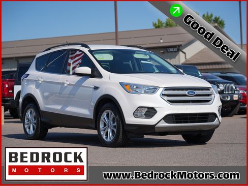 Used 2018 Ford Escape SE w/ SE Sync 3 Package AWD/4WD image 1