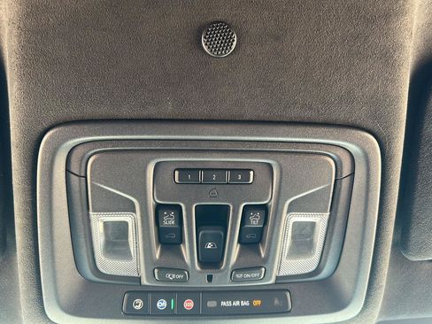 Used 2024 GMC Sierra 2500 Denali Ultimate AWD/4WD image 16