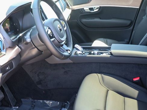 Used 2025 Volvo XC90 B6 Plus w/ Protection Package Premier AWD/4WD image 19