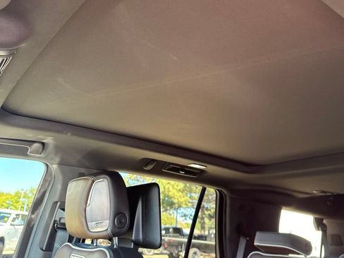 Used 2025 GMC Yukon Denali Ultimate AWD/4WD image 13