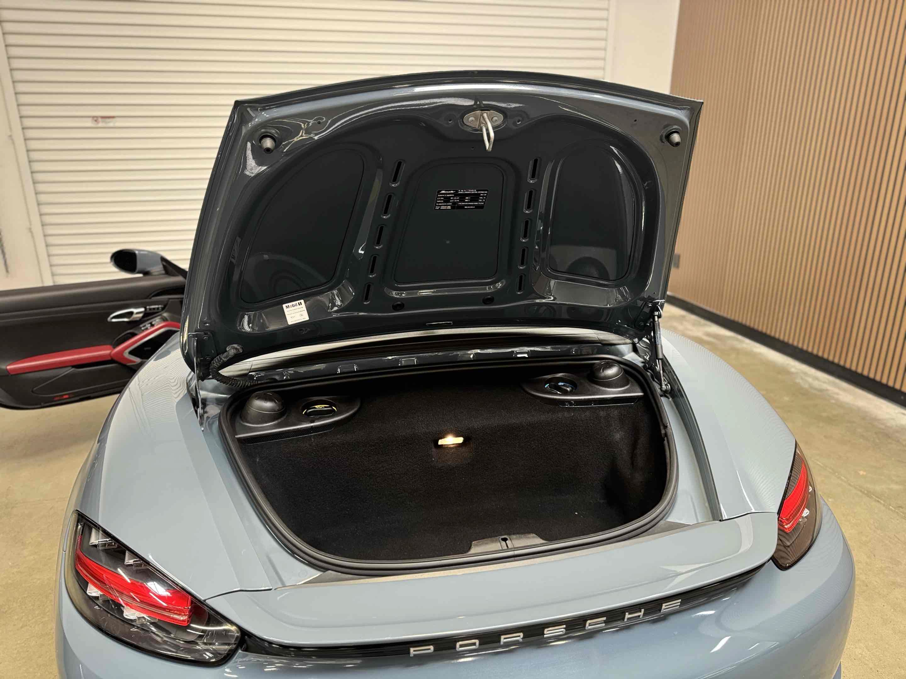 Used 2017 Porsche 718 Boxster RWD image 97