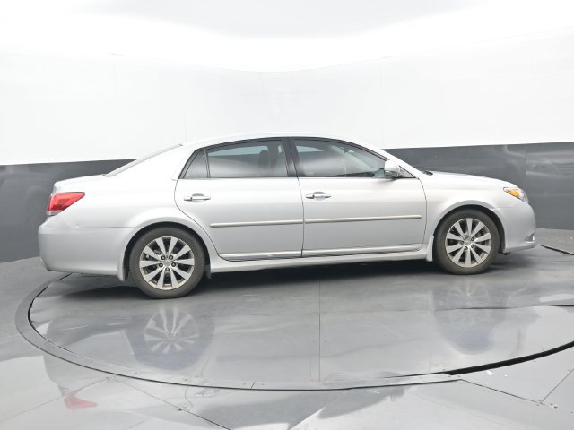 Used 2011 Toyota Avalon Limited FWD image 2