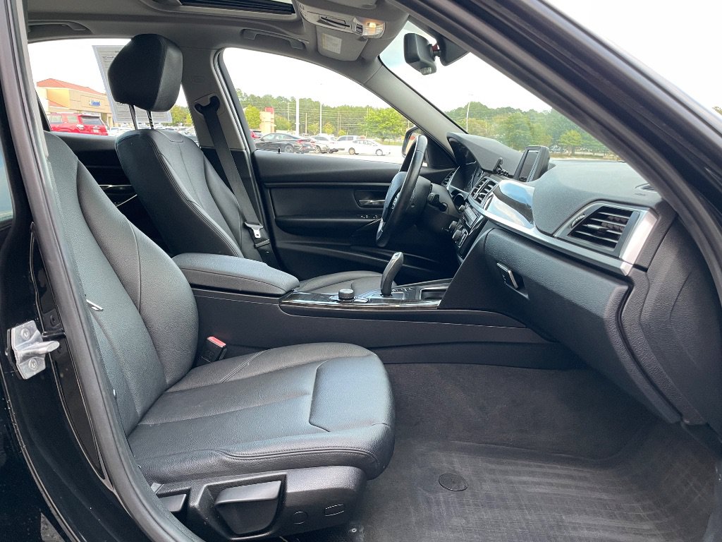 Used 2016 BMW 320i Sedan RWD image 21