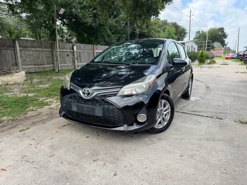 Used 2015 Toyota Yaris SE FWD image 1